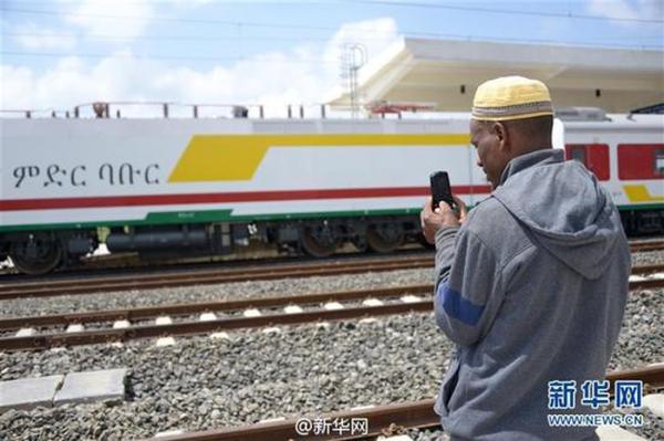 非洲首條現(xiàn)代電氣化鐵路通車 車票大亮！